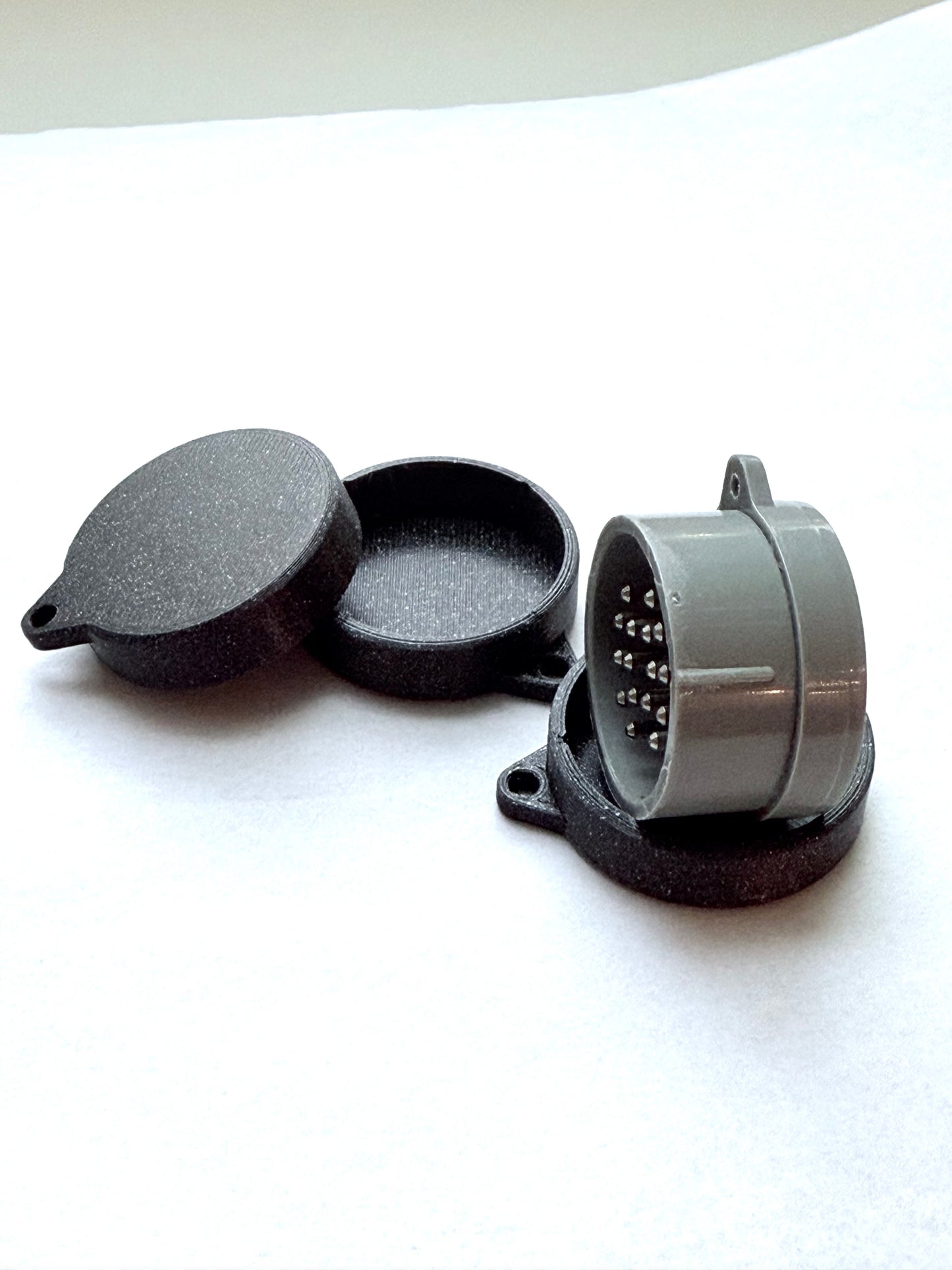Plastic Cap for Ravelco Plug (Set of 2)